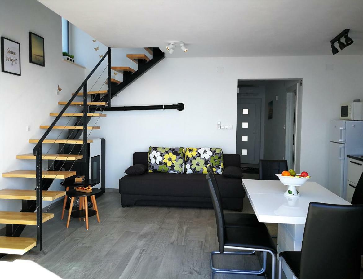 Apartment Segnia Senj  Bagian luar foto
