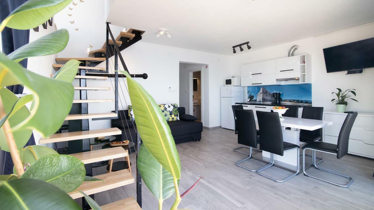 Apartment Segnia Senj  Bagian luar foto
